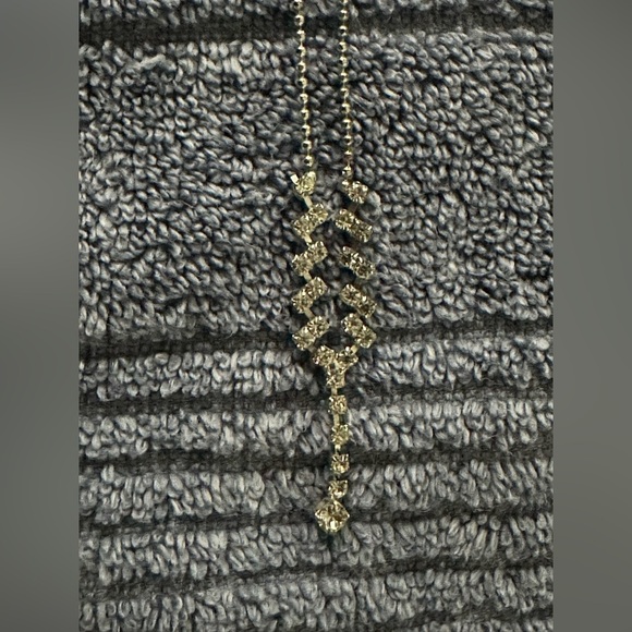 🎁Elegant Girls Necklace from Claire’s🎁 - Picture 3 of 6